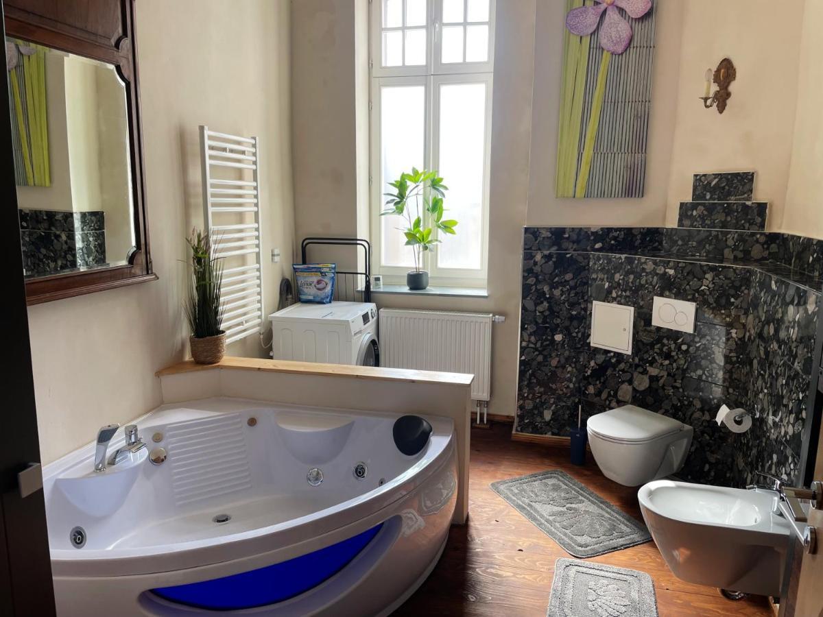 Dz Appartements - Ferienwohnung Mit Klimaanlage, Whirlpool Und Freiem Wlan - Ruhige, Zentrale Lage In Wittenberge Exteriér fotografie